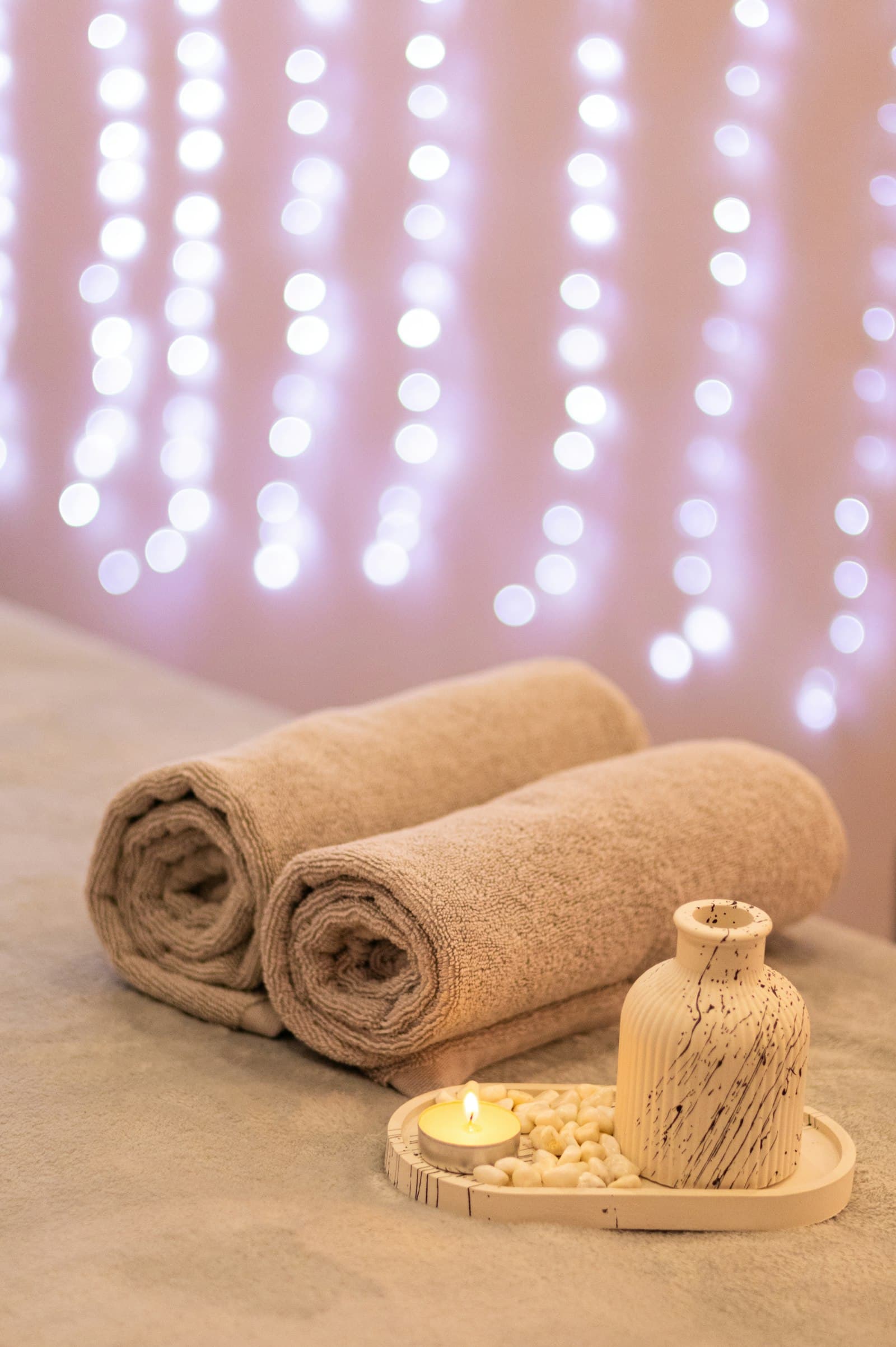 Folded towels in the treatment studio